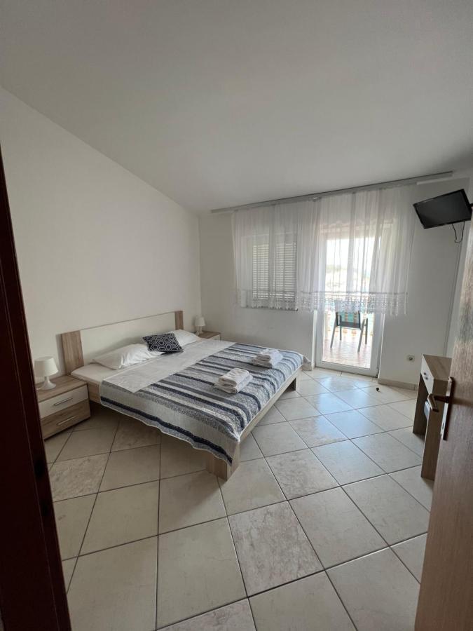 Apartments Kulic Tisno Exterior photo