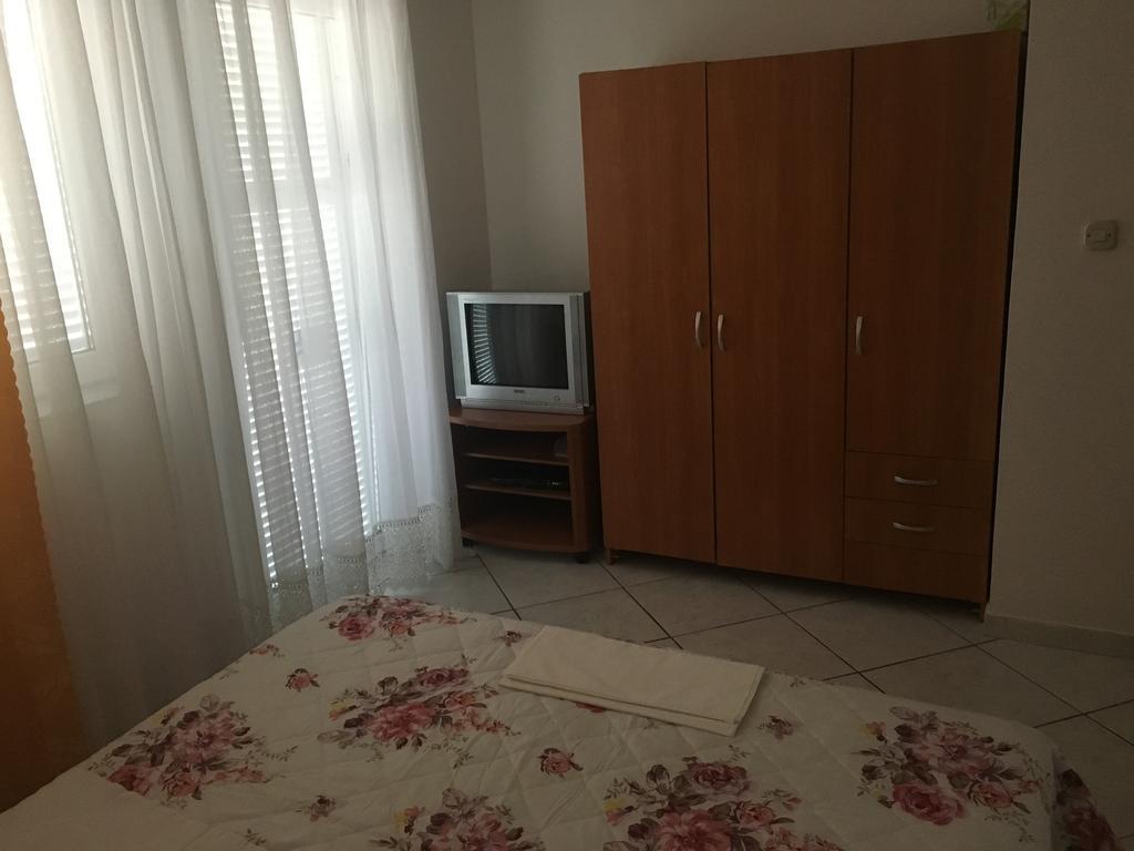 Apartments Kulic Tisno Exterior photo