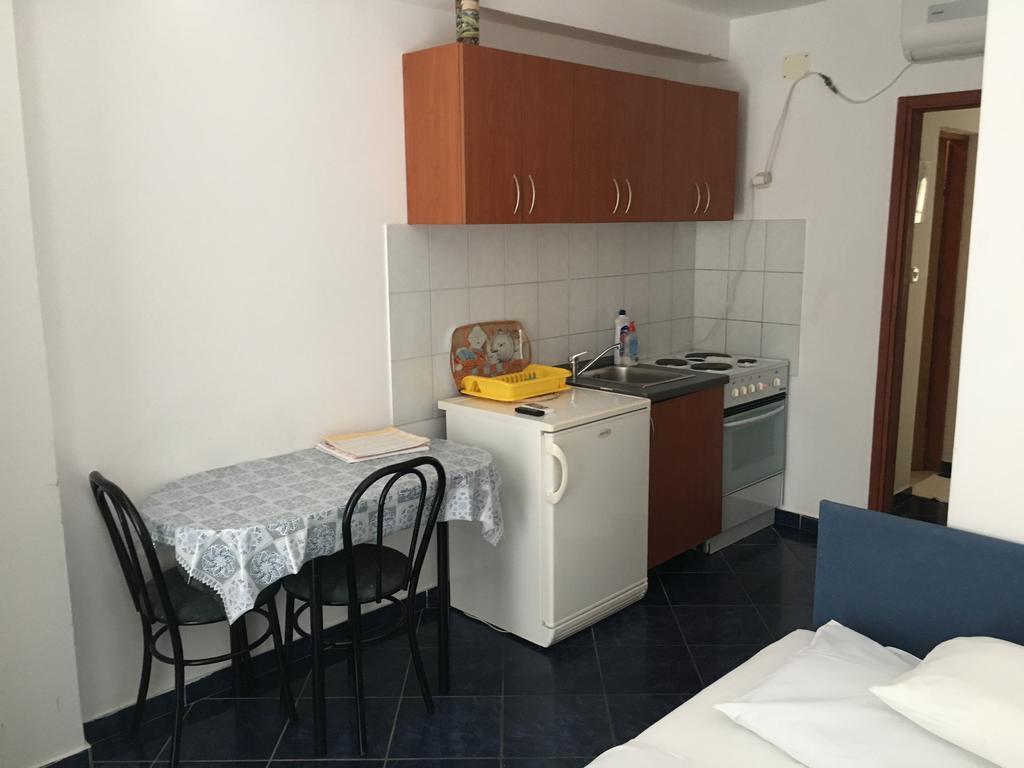 Apartments Kulic Tisno Exterior photo